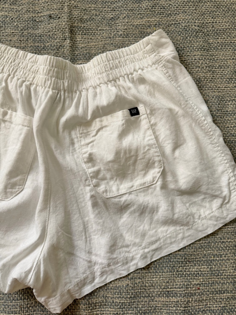 GAP - Women’s White Linen Blend Casual Shorts